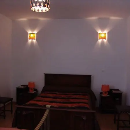 Accueillante Maison Familiale Avec Terrasse Et Confortables A Montigny-les-vaucouleurs - Fr-1-585-110 Frühstückspension Houdelaincourt